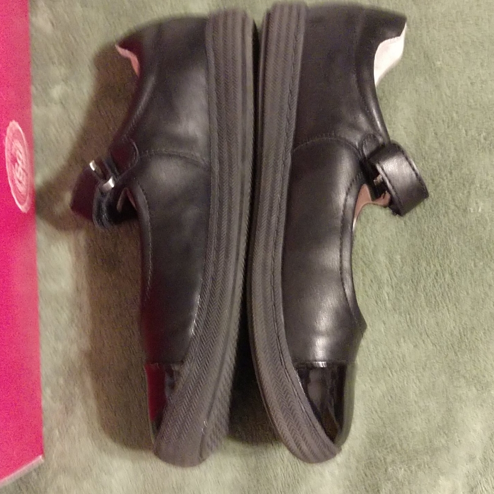 Shoes - Picture 3 of 5